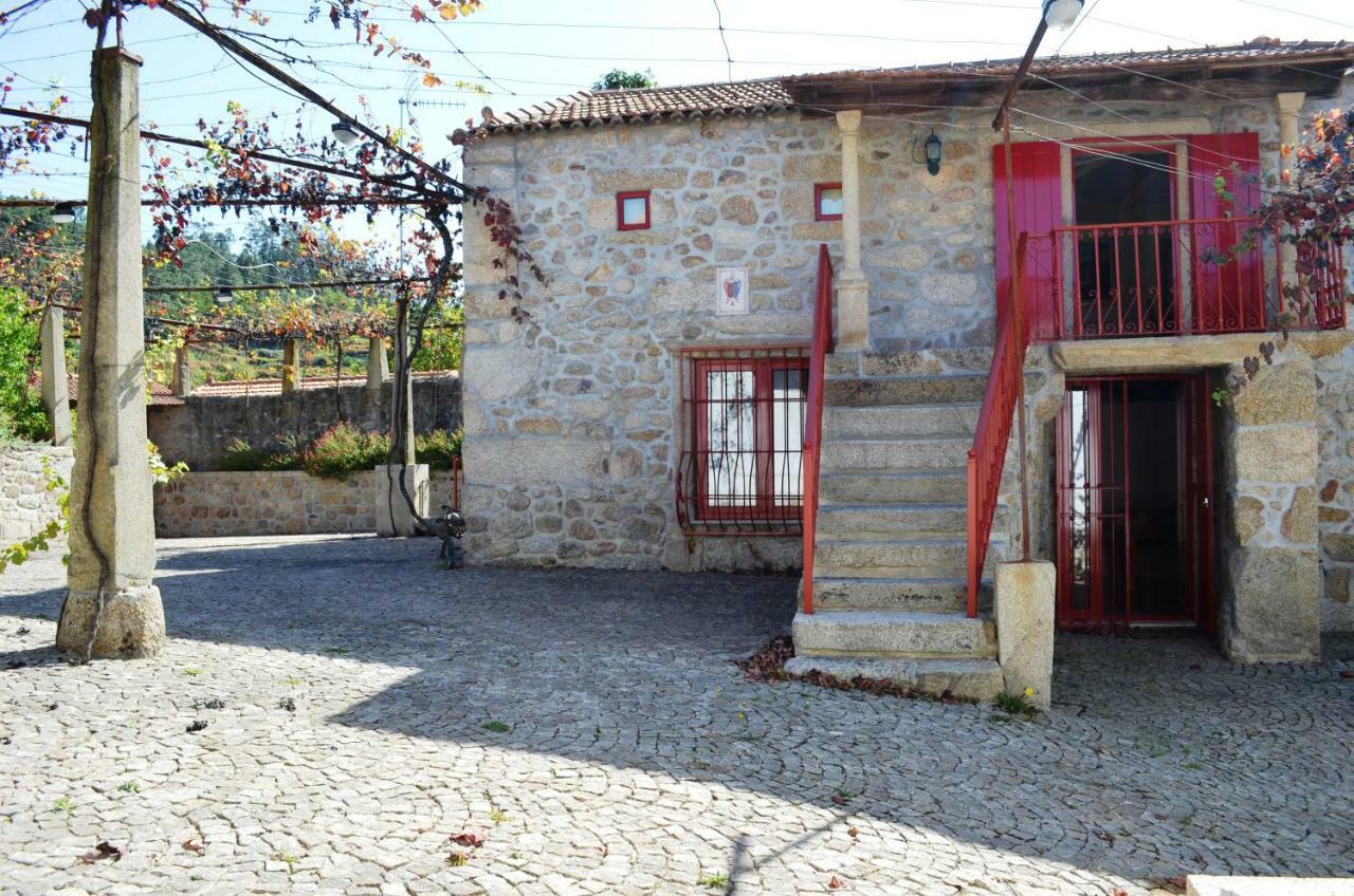 Casa Dos Namorados ヴァーレ・デ・カンブラ エクステリア 写真