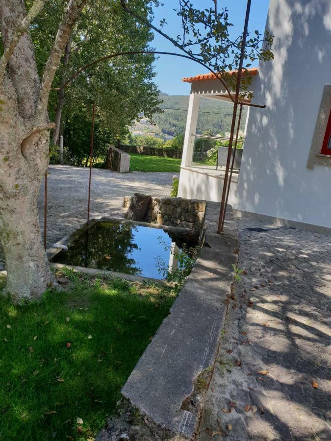 Casa Dos Namorados ヴァーレ・デ・カンブラ エクステリア 写真