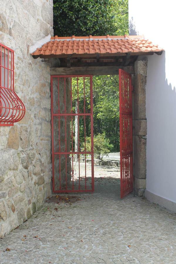 Casa Dos Namorados ヴァーレ・デ・カンブラ エクステリア 写真