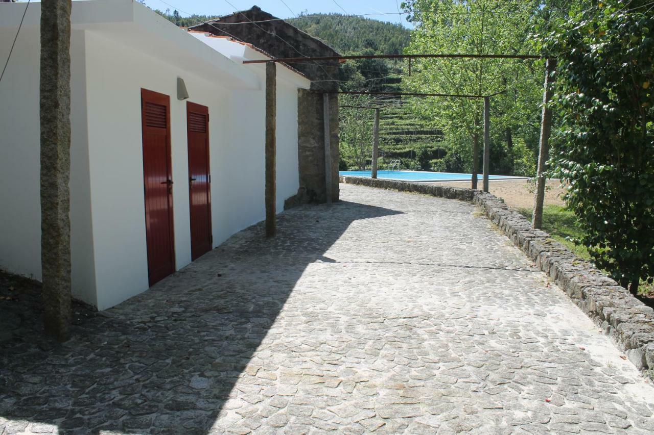 Casa Dos Namorados ヴァーレ・デ・カンブラ エクステリア 写真